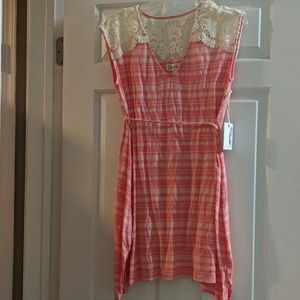 Jessica Simpson motherhood Maternity Crochet top